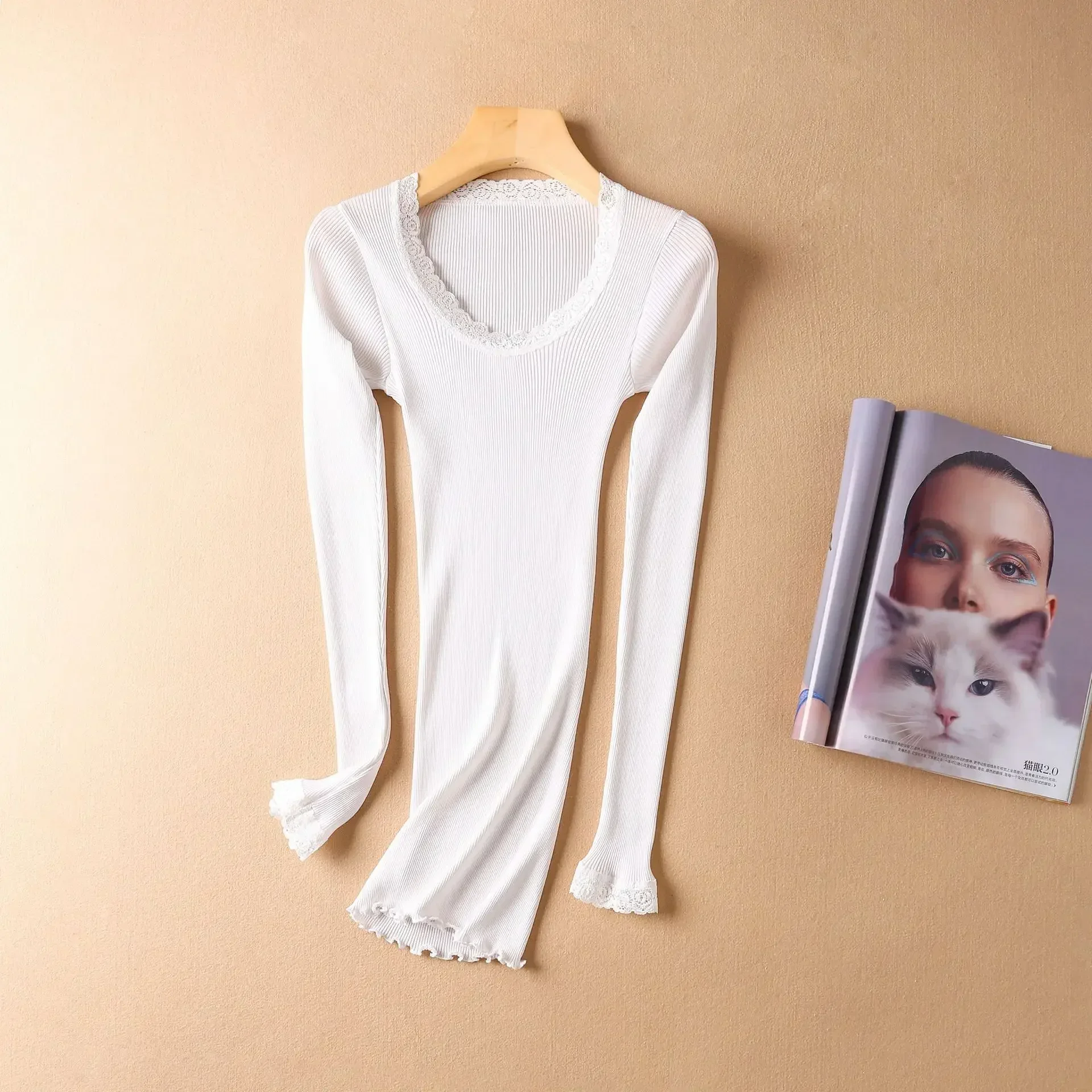 Autumn and Winter Mulberry Silk Women's Warm Underwear Round Neck Silk Lace Edge Long Sleeve Bottom Shirt Slim Fit - Image 4